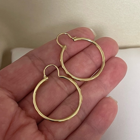 18k Gold Filled Small Diamond Cut Hoop Earrings - Picture 4 of 8